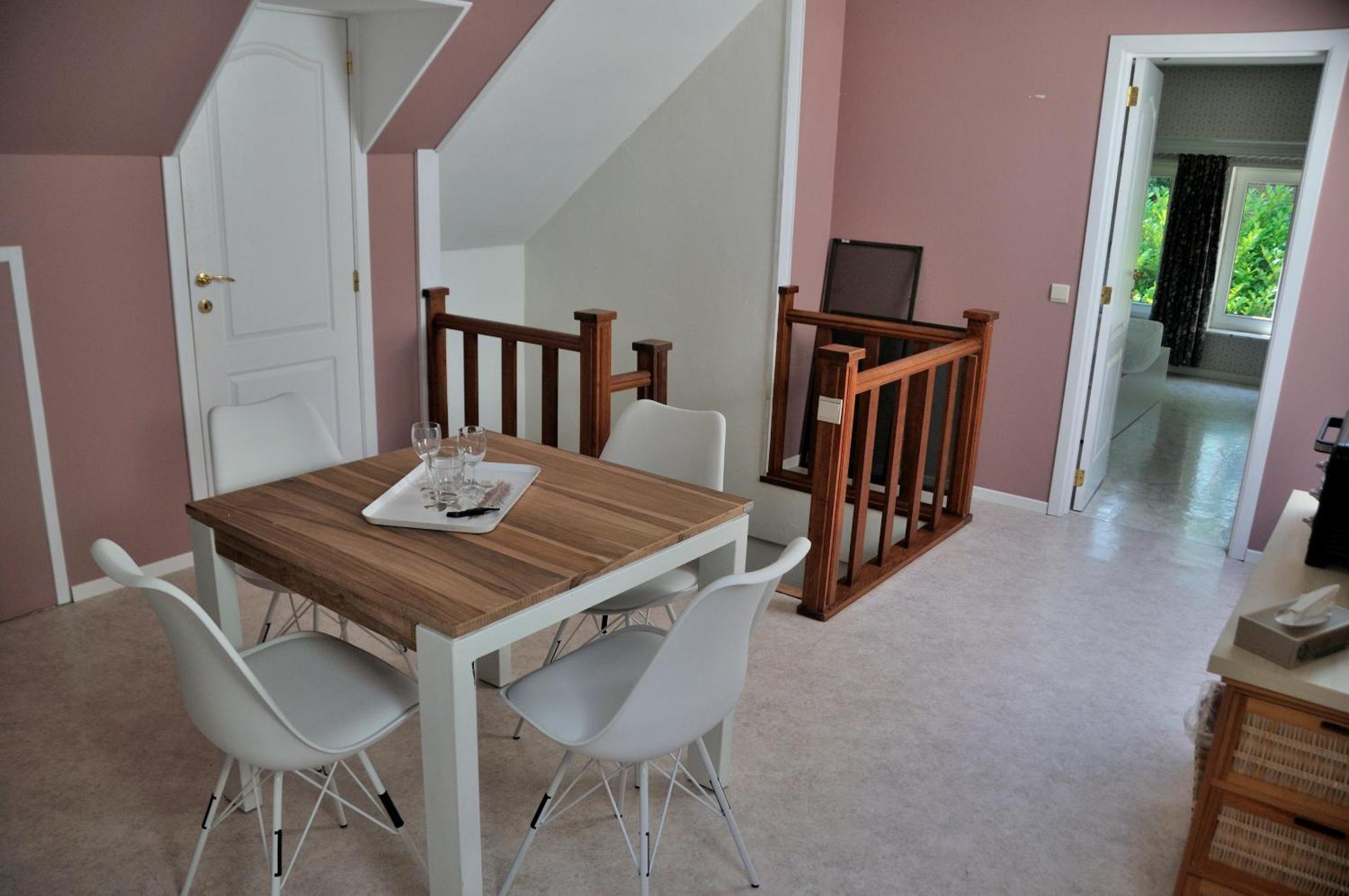 Suite Familiale Avec 2 Chambres Dans Une Villa - Quartier Vert Et Boise - 5 Kms De 나무르 외부 사진